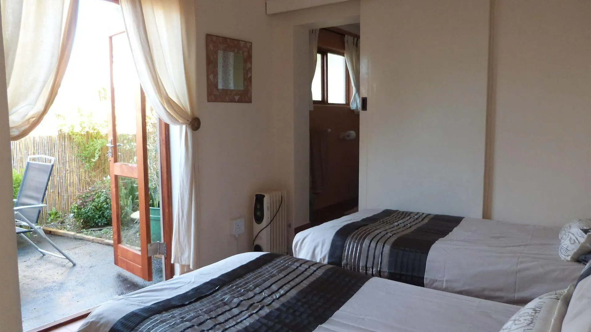 Penny Lane Lodge Somerset West Guest house